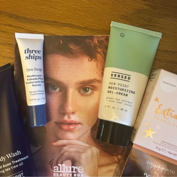 Beauty Box with Skincare and Makeup Products - Picture 4 of 6